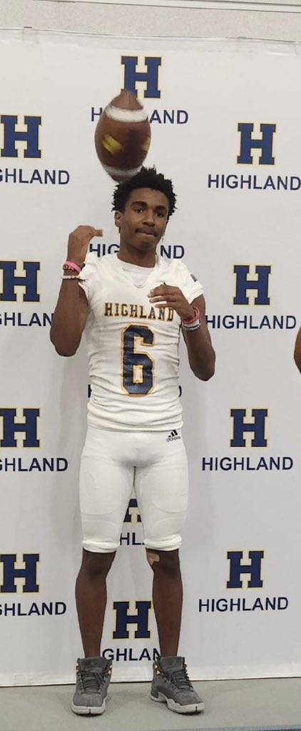 Had a great official visit at Highland community college‼️I want to thank the coaching staff for the opportunity <a href="/Coach_Brungardt/">Nick Brungardt</a> @HCC_Football