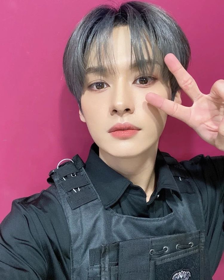 whynbfnlwm's tweet photo. lee know aka lee minho 4gen main dancer
#leeknowbestboy #leeknowbestdanser #leeknowbestvocalist #leeknowbestrapper #leeknowbeautiful #leeknowhandsome #leeknowsunshine #protectleeknow #StrayKids #straykidsthebest https://t.co/04eM0OLalV
