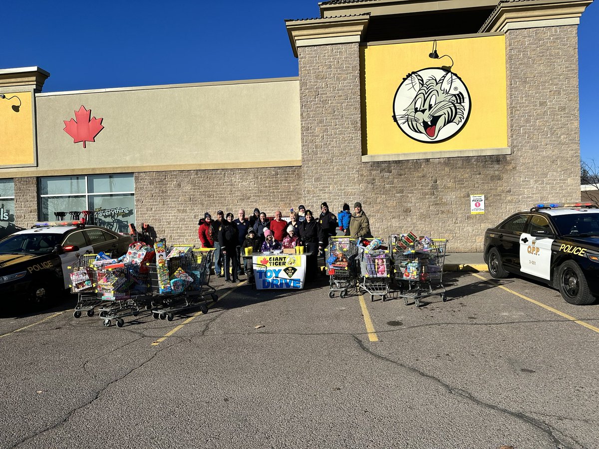 OPP_ER's tweet photo. 40 grocery carts full of toys and $1200 raised!!!  Thank you to our incredible community. Your generosity is outstanding. ^br #RenfrewOPP #Arnprior #TownofArnprior #ToyDrive https://t.co/ER72JROh8Q
