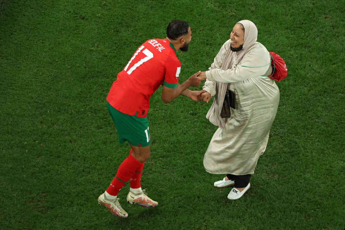 أفضل ختام ليوم كروي يليق بكأس العالم FIFA

سفيان بوفال ووالدته يحتفلان سويًا في ملعب الثمامة 🇲🇦❤️🕺