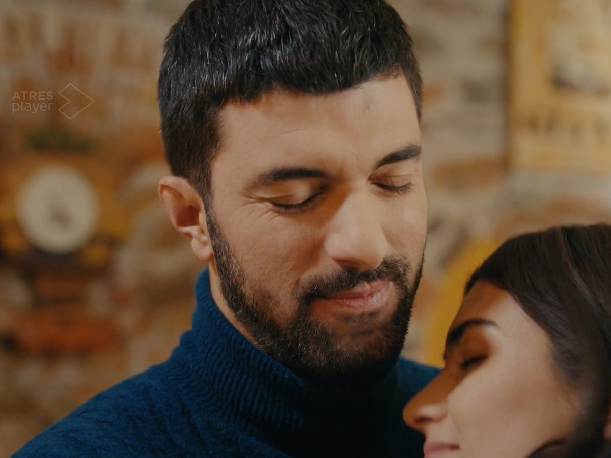 EnginAkyurekES's tweet photo. EnginAkyürek SancarEfe 

#EmbajadorNova10Dic #EnginAkyürek #SancarEfeoğlu

C46 @NovaTDT  C29 2T

Comentado C32-42 Nare vs Mavi https://t.co/SUKQW4pnMG  

#MejorHorarioParaFatmagül

Y encima te prepara el desayuno despierta dormilona https://t.co/XUv3Xbs3aj