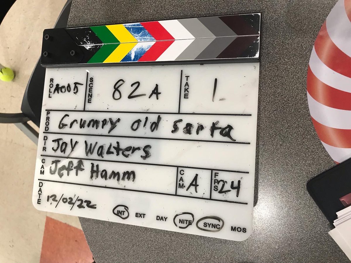JutChaffee84's tweet photo. #grumpyoldsanta #christmasmovie #screenwriter 🎥 🎬 ✍️ 🎅 https://t.co/4Ulkx3iGFa