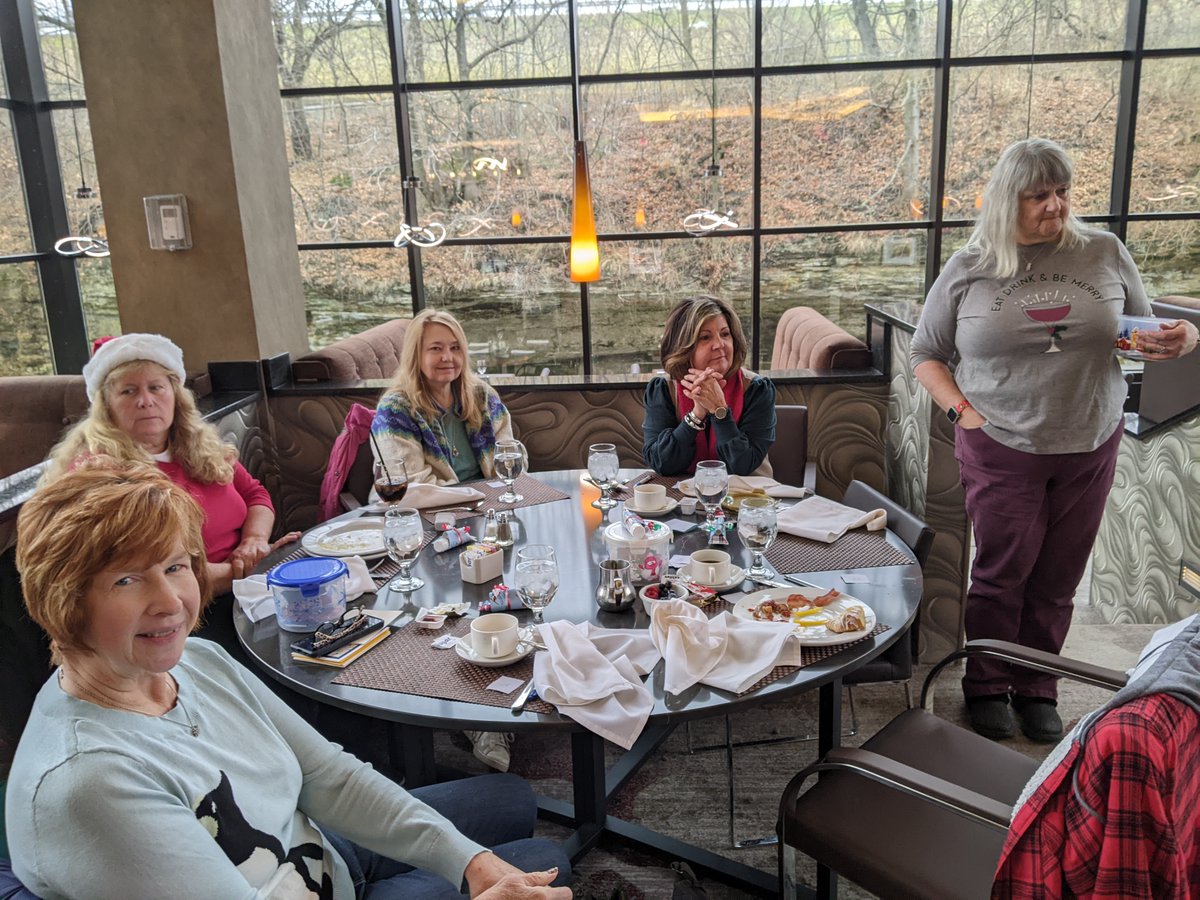 ThetaPhiAkron's tweet image. Holiday Breakfast tons of fun!  Thanks sisters!