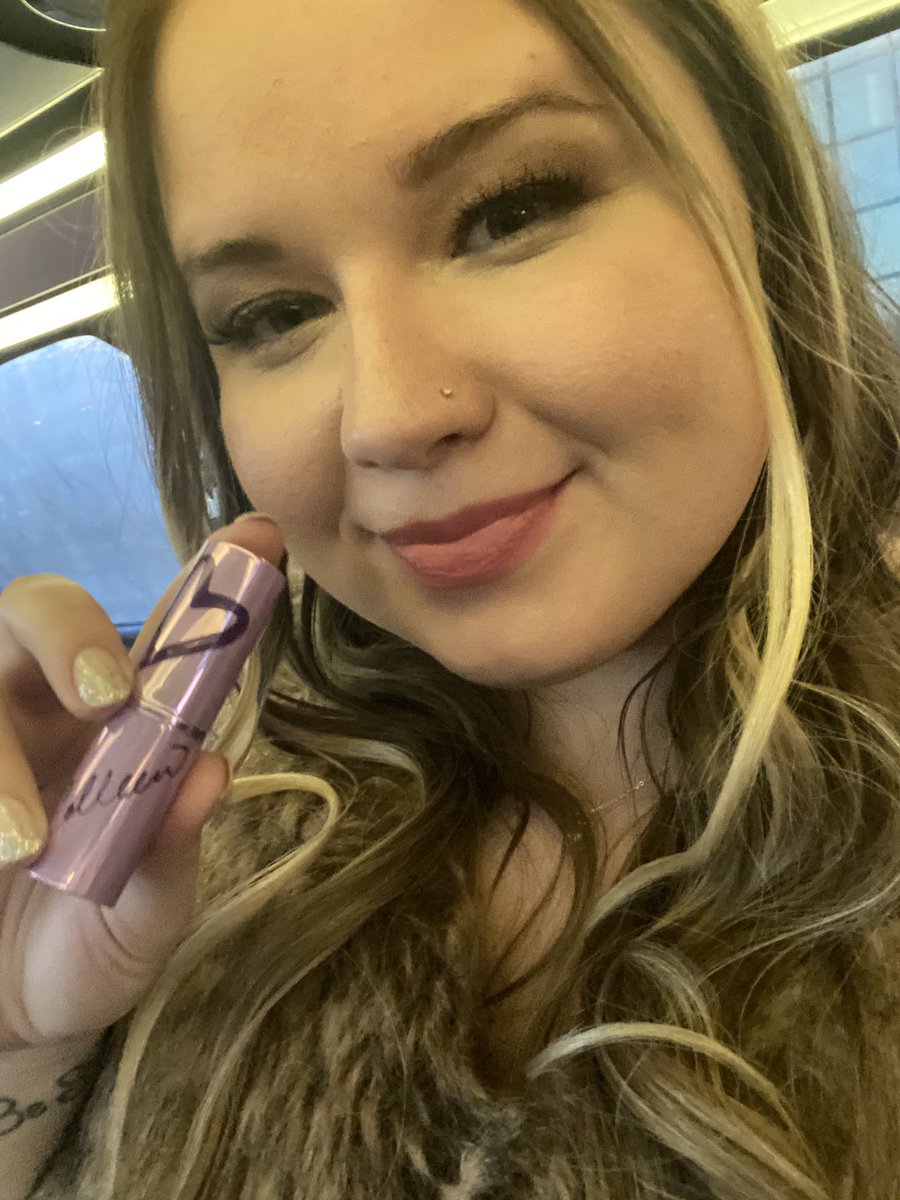 ayeeeitsclaire's tweet photo. @ColleenB123 your lipstick getting me through my bestie’s wedding 💕 https://t.co/56zigULTV3
