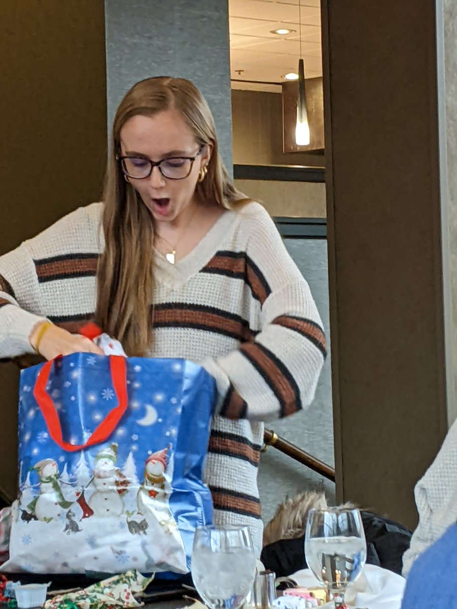 ThetaPhiAkron's tweet image. Silly hats and gift exchange fun at Holiday Breakfast!