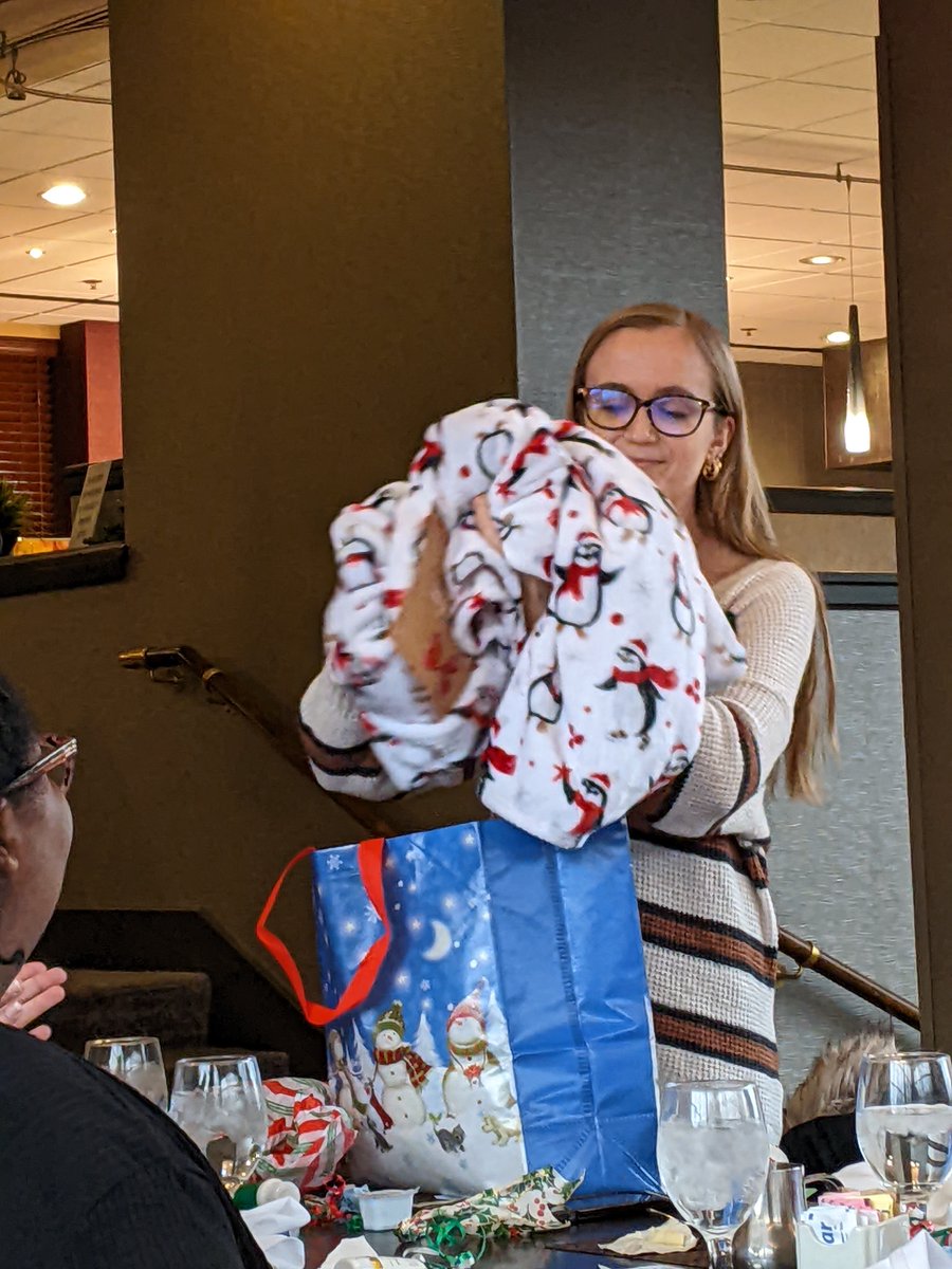 ThetaPhiAkron's tweet image. Silly hats and gift exchange fun at Holiday Breakfast!