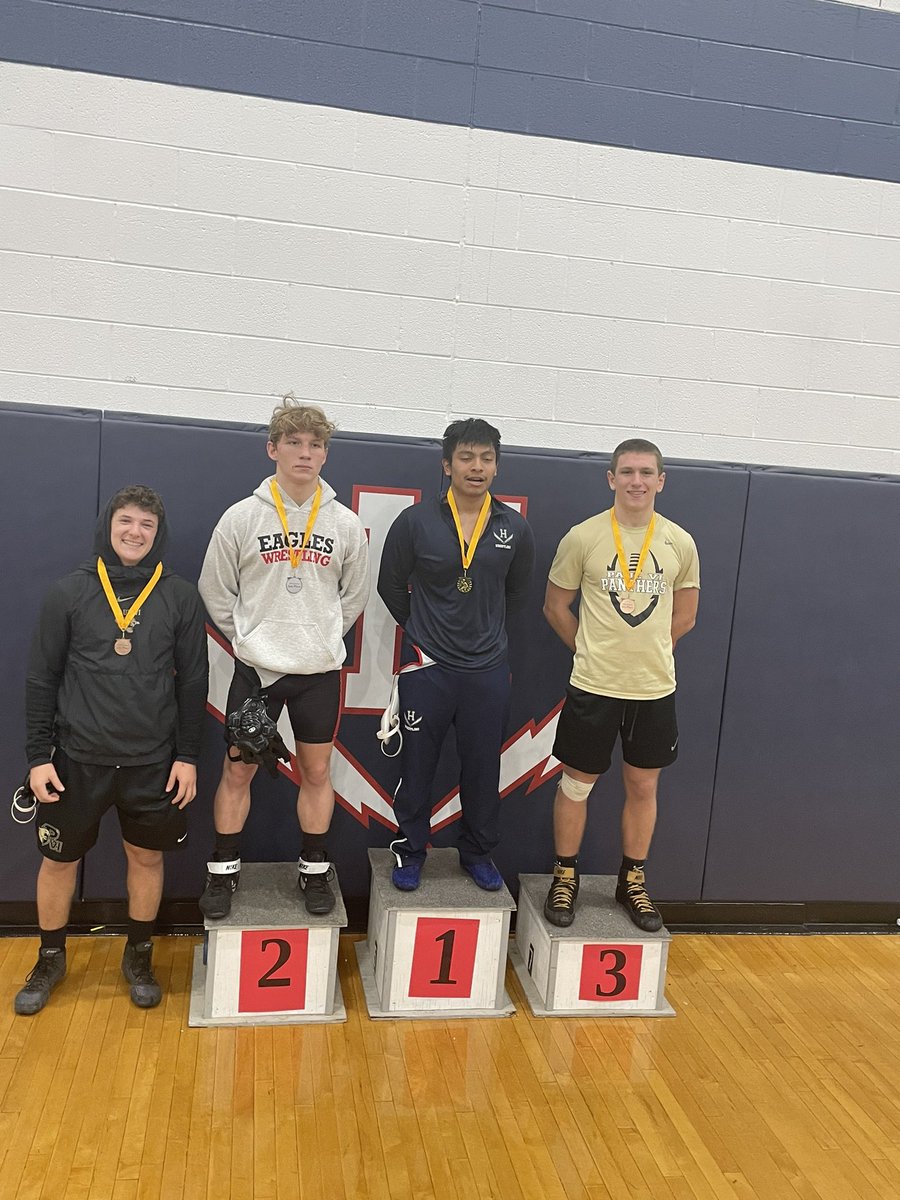 PAULVIWRESTLING's tweet photo. Finn McMahon (3rd Place) and Tony Sloboda (4th Place) both place at 157 at the Harrisonburg Invitational #teampvi #winnerscircle https://t.co/aQYdiSPlZF