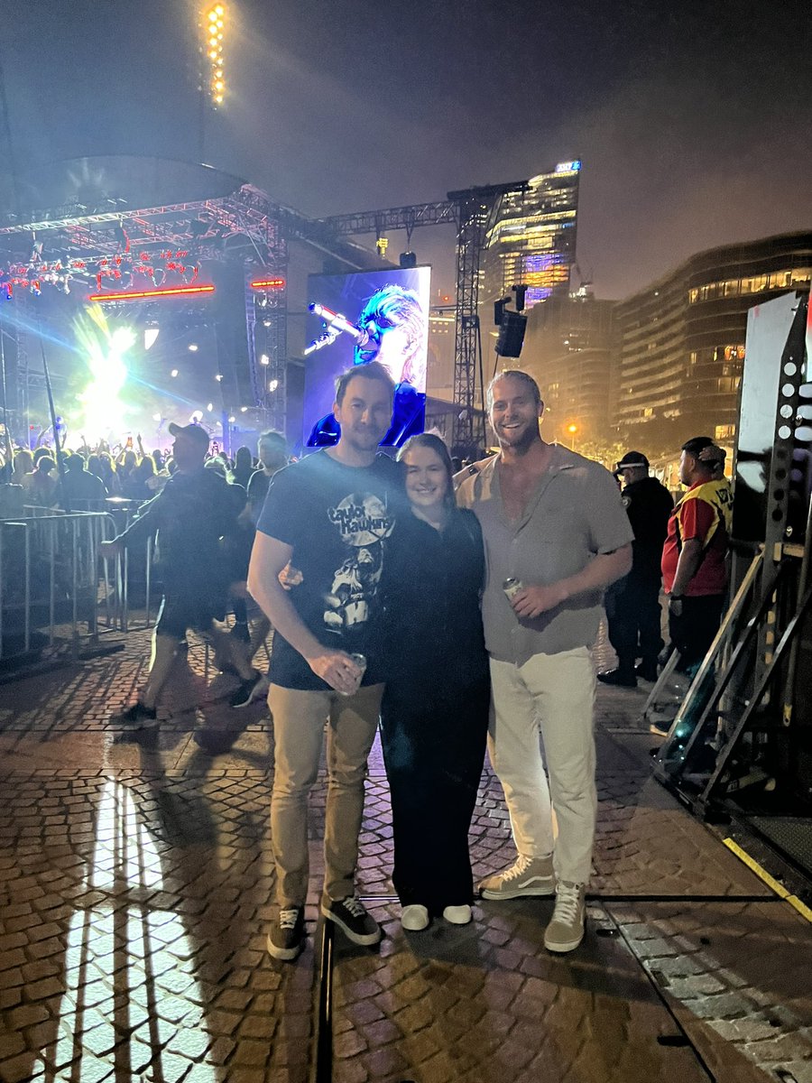 Andre_Bartley's tweet photo. Top gig at the #operahouse #sydney @5SOS @JackHemmings20 @Luke5SOS well done on a great tour brother 👌🏻#5SOS #5secondsofsummer #rock #poprock #livemusic #gig https://t.co/V86syPWcth