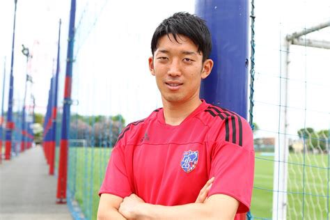 KKtrace's tweet photo. サッカー日本代表の試合を観て、GK権田選手とサバンナ高橋を兄弟？と思った人…結構いるはずだ https://t.co/UF6vxHgVM7
