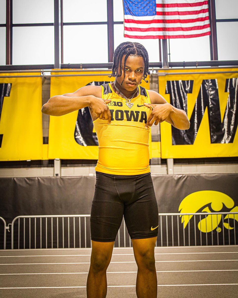 ShamarMorgan_'s tweet photo. Hawkeyes?💛🖤 #notcommitted #OfficialVisit #Blessed https://t.co/4uptol1cgC