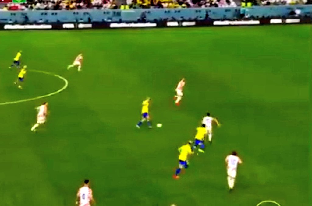 Em 82 - o Junior toma bola nas costas no Gol do Lossi

Em 86 - o Zico pelde o pênalti decisivo 

Em 98 - o Jr Baiano não acompanha o Zidane

Em 22 - o Pedlo ella o passe que deu o Contlataque do Gol da Cloácia

Na Boa
Num me leva mais jogador do Flamengo não tá..kkkkk