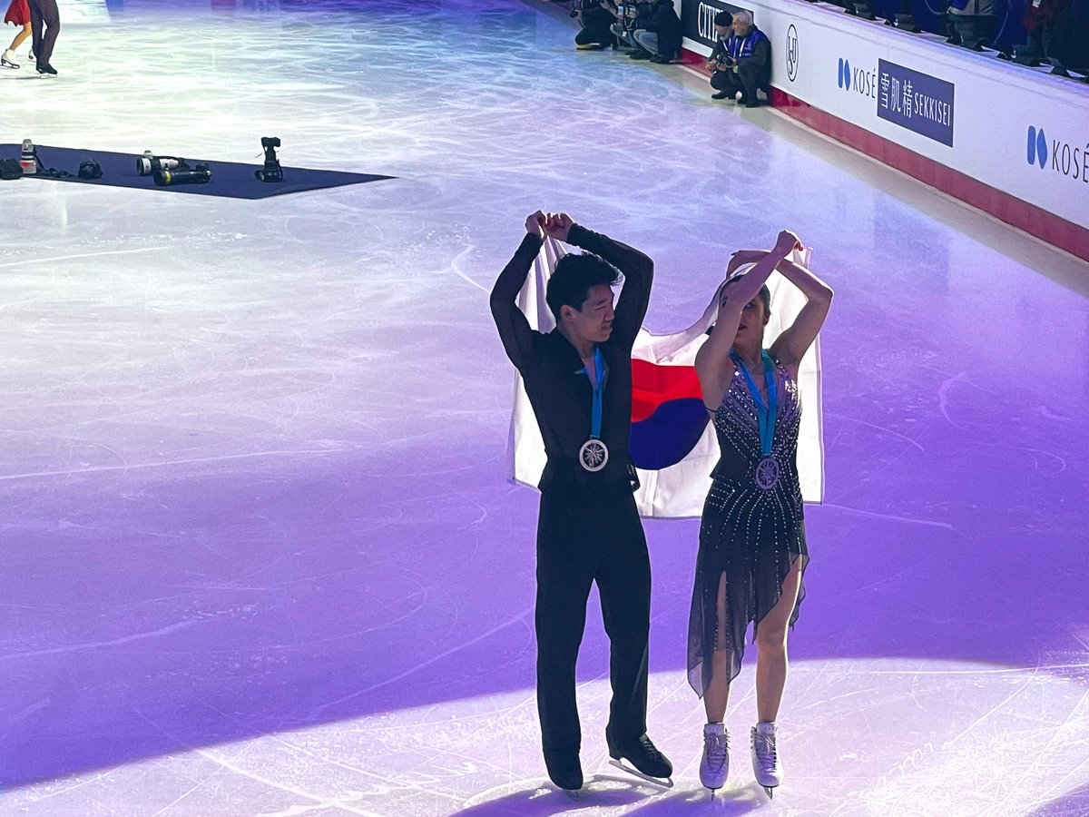 CIEL843384691's tweet photo. finally making heart💕 #해예네 #임해나  #HannahLim #예콴 #YeQuan #JGPF22 https://t.co/bFiQ5HiKXq