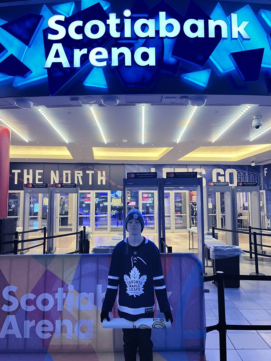 blairnotwithane's tweet photo. First game … birthday … what more can you ask for!
@MapleLeafs https://t.co/7IqfdNwgtI