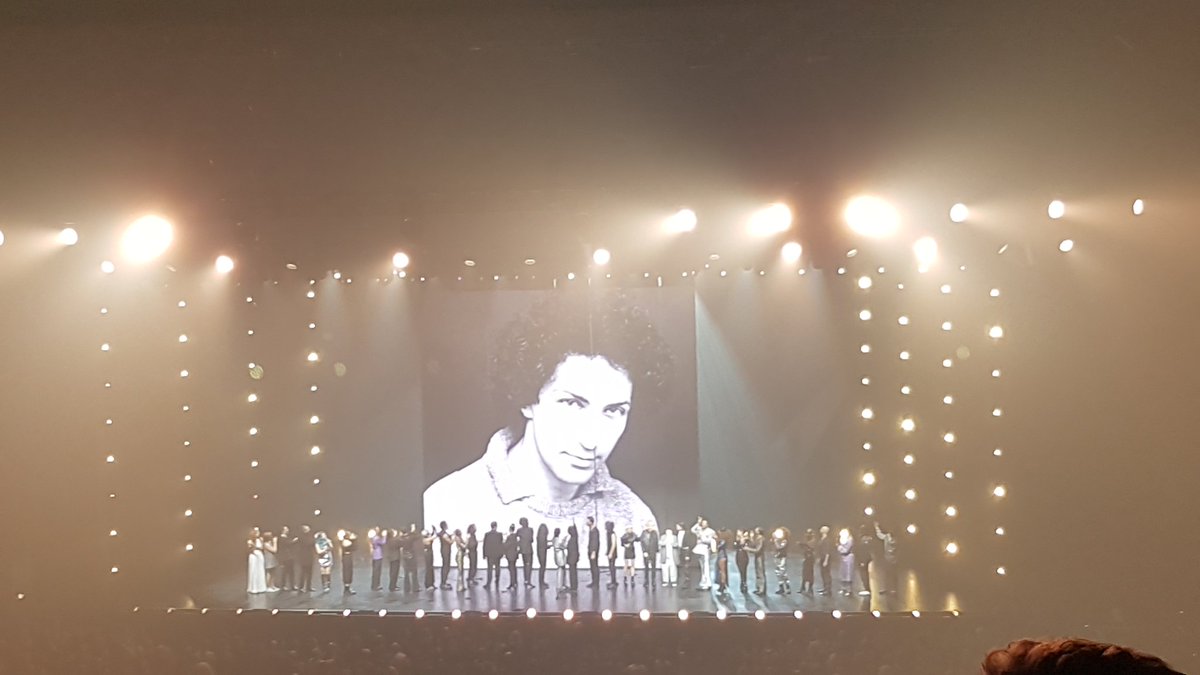 Charlux14's tweet photo. Plein les yeux, plein les oreilles. 🤗
Beaucoup de bonheur de mettre des images sur une histoire.
Petit bémol sur l'approche parlé de certaines chansons 
#Starmania2022 https://t.co/J1ljHrxz3D