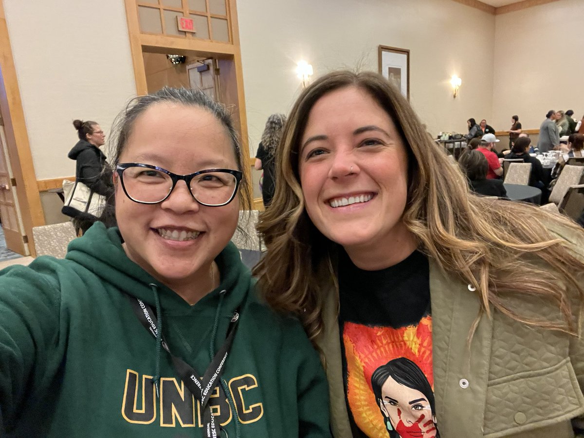 ChristineYH's tweet photo. Meeting Twitter folks in person at #FNESC22. Hello @_hicarly from #SD22. It is so great to meet you!!! #bced https://t.co/10mt5FdELz