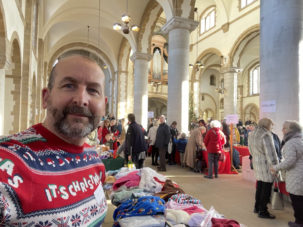 idholder's tweet photo. Thanks to everyone who volunteered to help at the Portsmouth Cathedral Christmas Fair today #Southsea ⁦@Chris_AttwellLD⁩ ⁦@MarkJefferyLD⁩  ⁦@PortsmouthCath⁩ https://t.co/QVIogWqk0g