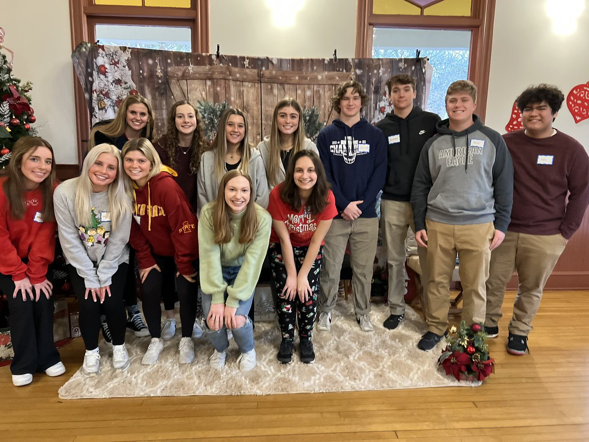 NhsCary's tweet photo. Thank you to the Northern Illinois Special Recreation Association (NISRA) for having us to celebrate the holidays at the local their holiday dance. We had a wonderful time, as always! @CaryGroveHS @kveldyCG #d155inspire #webeCG https://t.co/jBcmpAqZvL