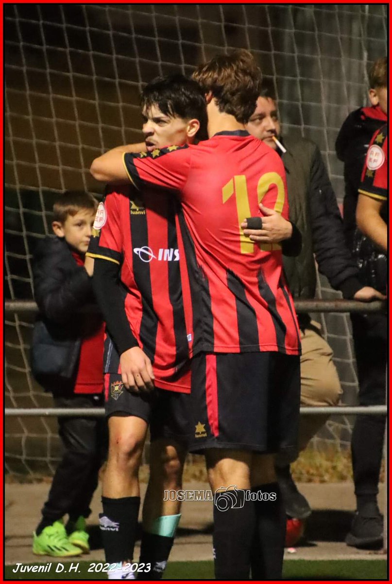 CandidoMM22's tweet photo. 🔴⚫ #MATCHDAY  J16 #DH4🏆 🔴⚫
⚽️ Partido -Jornada 16 - Grupo IV - Juvenil División de Honor
⚽️ @AcademiaUDA 🆚 @senecacf #DHJ 

📆 Domingo 11 de Diciembre 
⌚ 16:00 H
🏟️ Estadio Huercal de Almería 
🛣️ 📍Huercal de Almería (Almería)

 ❤🖤🚀⚡⚽️💪 Vamos !!
#futboljuvenil #CMM22 https://t.co/tu5foce8gx