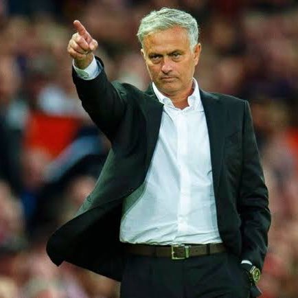 BlueboyCR7's tweet photo. El próximo director técnico de Portugal 🇵🇹 debe ser José Mourinho. https://t.co/I9EtXkgDLo