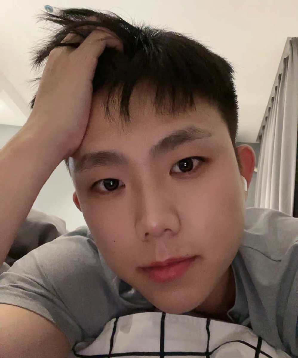 miaobohan3's tweet photo. 要不要在soul上公开自己的id呢😷😷 https://t.co/PwMdlkiTfw
