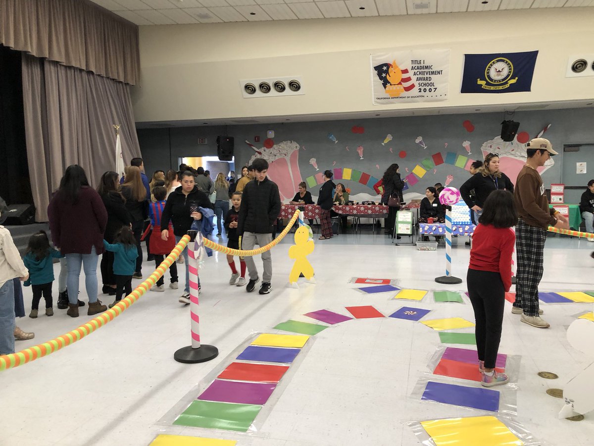 TruTigers's tweet photo. Breakfast at Truman Elementary today was amazing! Tons of Truman families all decked out for the Holiday Event! Games, Santa pictures, awesome Breakfast, Bouncy House, time to meet with friends, what could be better! LuvTgers https://t.co/V7fRSiWzN6