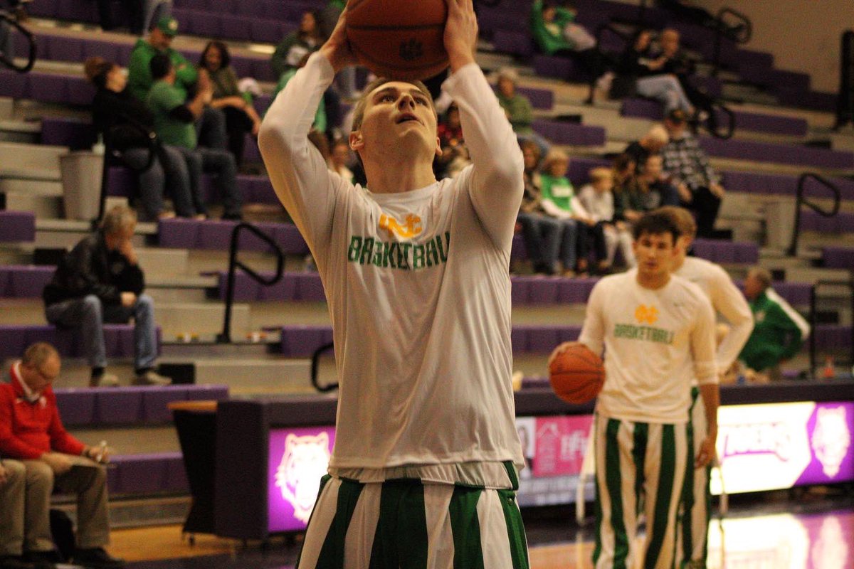 EastoftheBend's tweet image. 🔊Checking in for TIP-OFF TIME🔊

Join in tonight on Twitter and Instagram as the NC boys⛹️‍♂️🔥take on Sheridan in basketball at the Pickerington Central Invitational🏀

Let’s goooo GREENWAVE🫣

#sportsmedia #newarkcatholic #boysbasketball #ohio #eastofthebend #pickcentralinvite