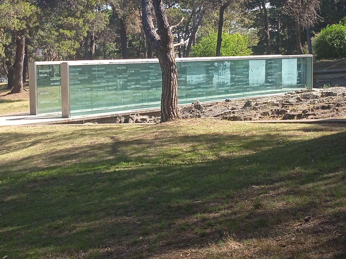 RosanaParedes2's tweet image. 10 de Diciembre, Día Internacional de los Derechos Humanos.
En Memorial en Recordación a las personas detenidas desaparecidas en 🇺🇾
#ParqueVazFerreira
#OesteDeMontevideo
#VillaDelCerro