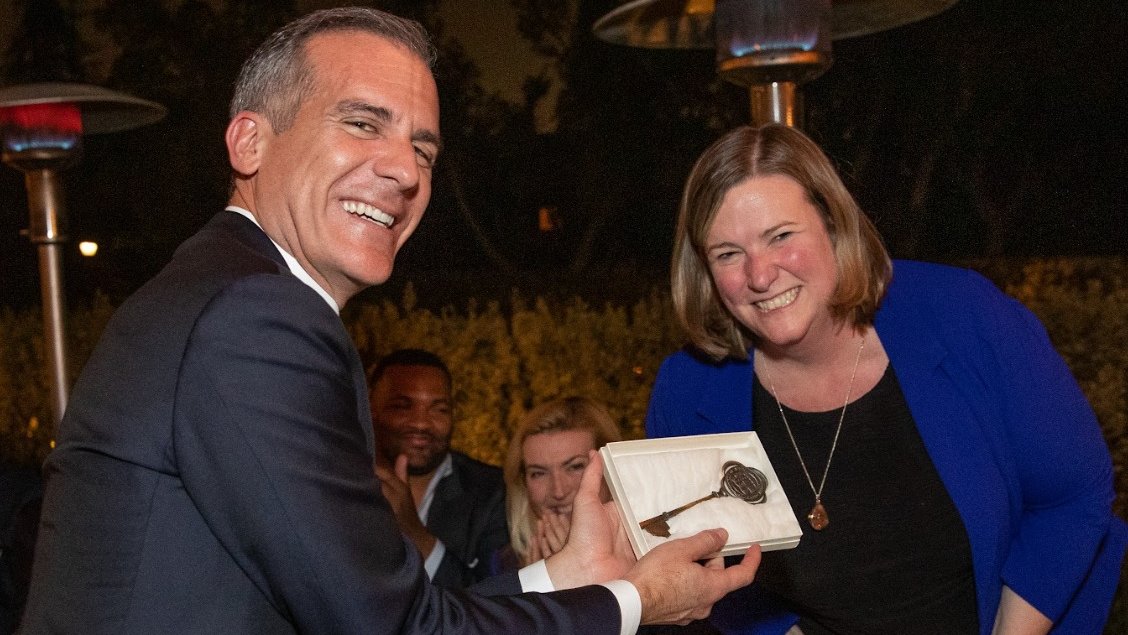 USAccelerate's tweet photo. AFA's founding Advisory Council Chair @ericgarcetti championed our efforts to create national change from the ground up and set a high bar with #MeasureM, the nation's largest local infrastructure program. As his term as @MayorofLA ends, we extend appreciation for his leadership! https://t.co/ISWPngooOO