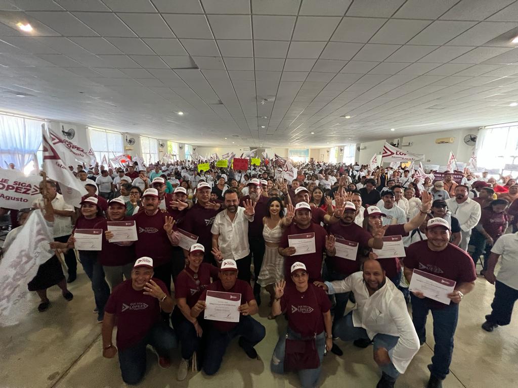 PoderyCritica's tweet photo. #QueSigaLopez con lleno total @arturoavila_mx y @Ale_Pena_  toman protesta a Dr. Jaime Zetina y coordinadores en #QuintanaRoo #EstamosAgusto @jzetina50 @adan_augusto @WiliansFerrer @alvearp_mf @JorgePortillaMX https://t.co/QtyaGBjjyG