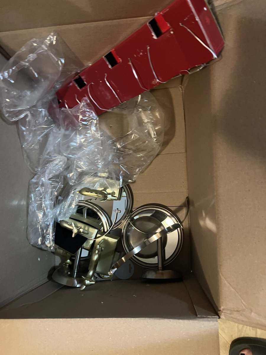 SistersShopping's tweet photo. @Target  your shipping is horrible. Seriously?  Heavy stocking holders with 3 mirrors. Makes perfect sense when it arrives like this. The whole point of shopping online is to stay away from stores. Now I have to go return …. #Target #christmasshopping https://t.co/VGxMCU3dFp