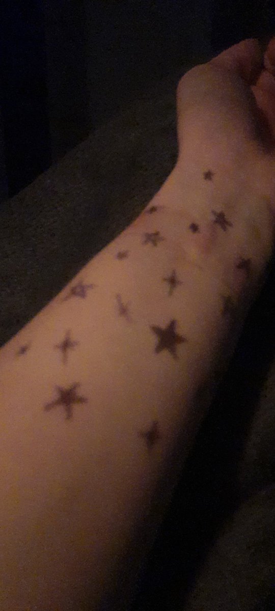 HappySunnyBubL's tweet photo. Just trying to distract myself #sh #selfharmrecovery #selflove #selfharm https://t.co/mOz4pcDvnO