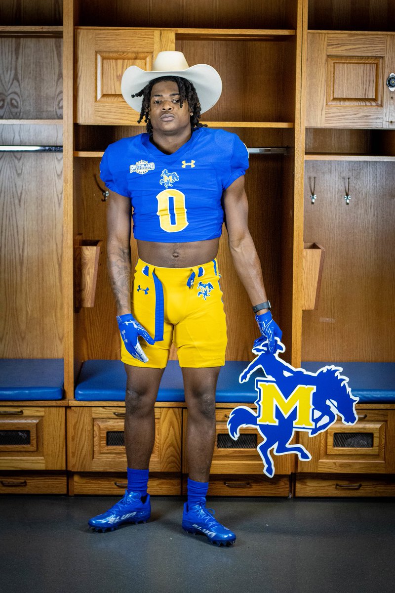 CAMTHOMAS_9's tweet photo. Had a great visit at McNeese State University. 🔵🟡 #cowboys #geauxpokes https://t.co/JHf4Z8H4V0