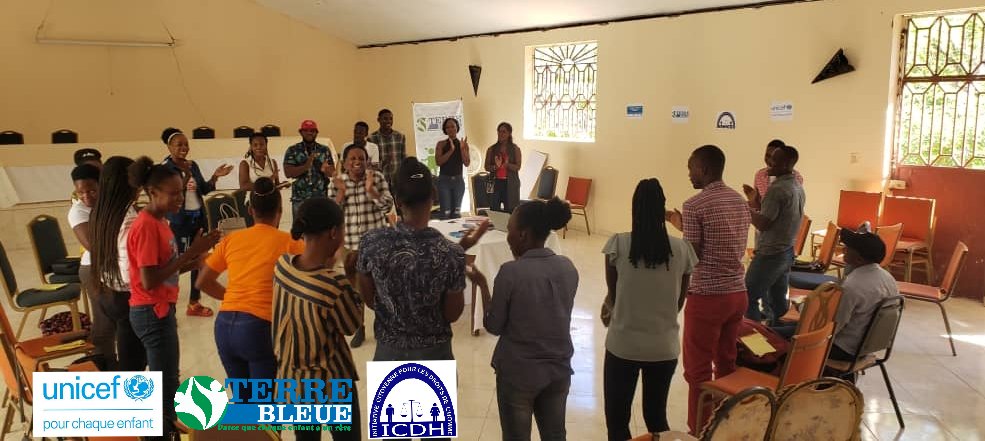 fterrebleue's tweet photo. Formation à l'intention des animateurs-rices appelés à gérer les espaces amis enfants (EAE) dans le cadre du projet d'appui psychosocial aux enfants affectés par le séisme du 14 aout 2021 dans les Nippes.
@UNICEFHaiti 
@ICDH https://t.co/uOFdfK5fDr
