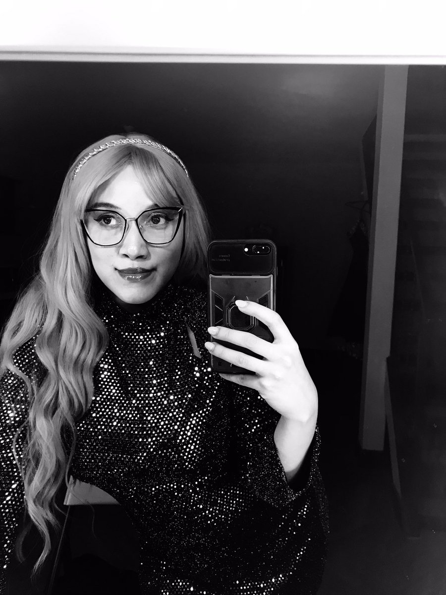 💋🌑 Aquí la oveja negra de todo el rebaño.