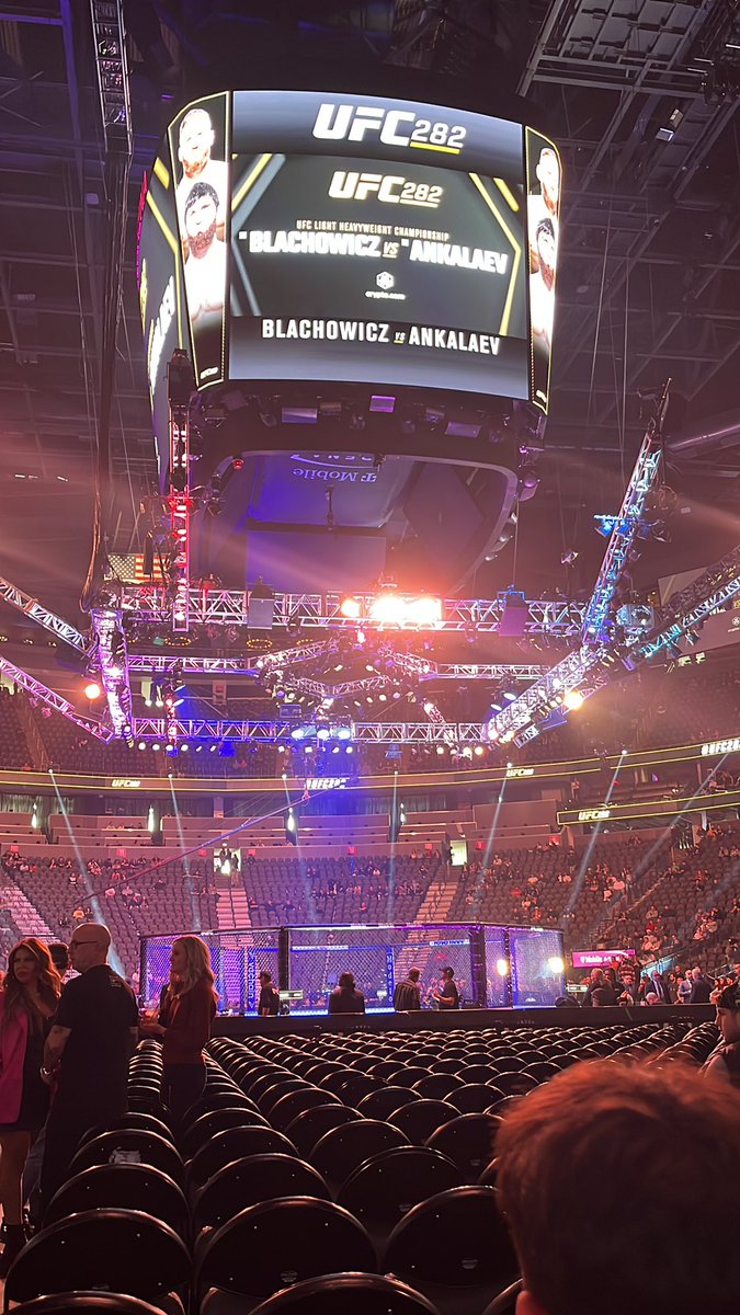 Mike Oxiner tweet media