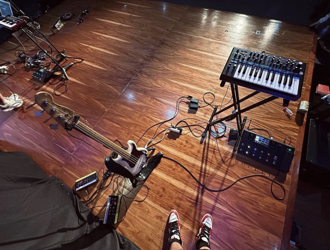 CXNet_'s tweet photo. "Rockeando" este Rig
P Bass + Synth Bass + Helix = ❤️ https://t.co/g6iWW1wmoC