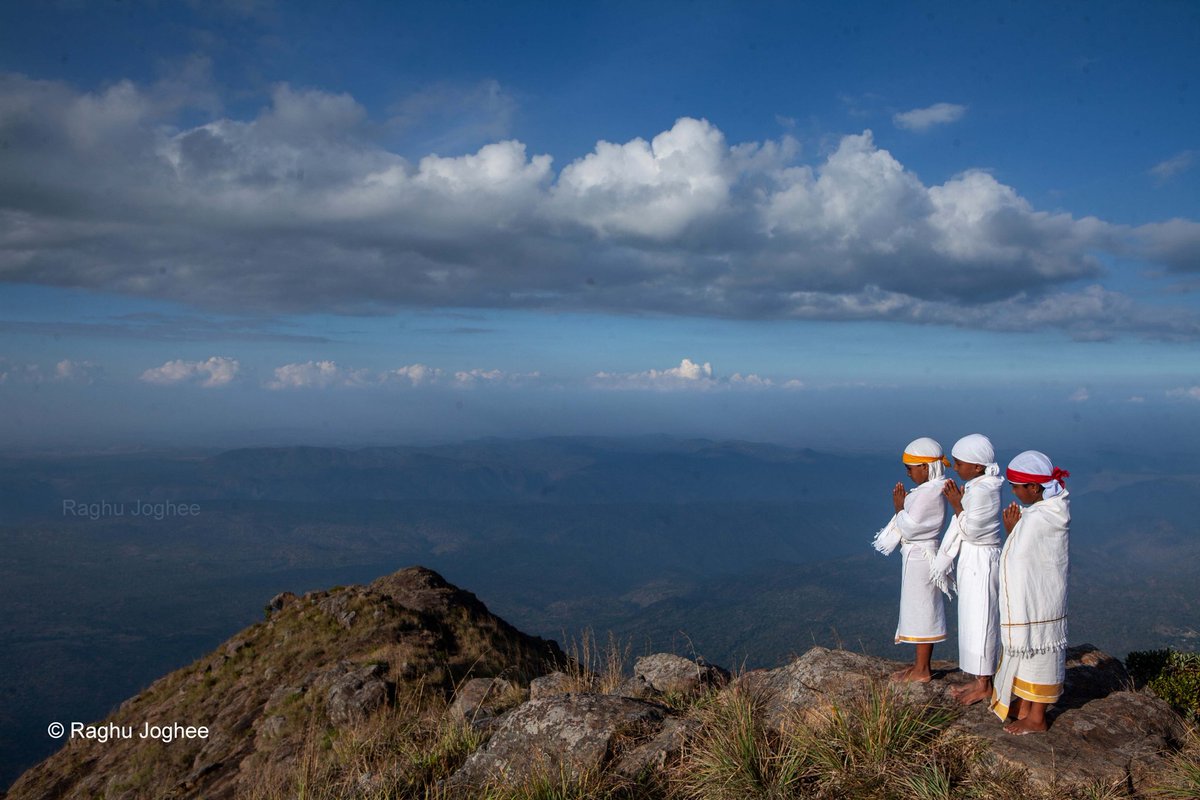 Raghujoghee's tweet photo. GIRIBETTA - Worshipping Mountains. #badagar #badugu #nilgiris #Worship #nature https://t.co/0eAlD0z4Uf