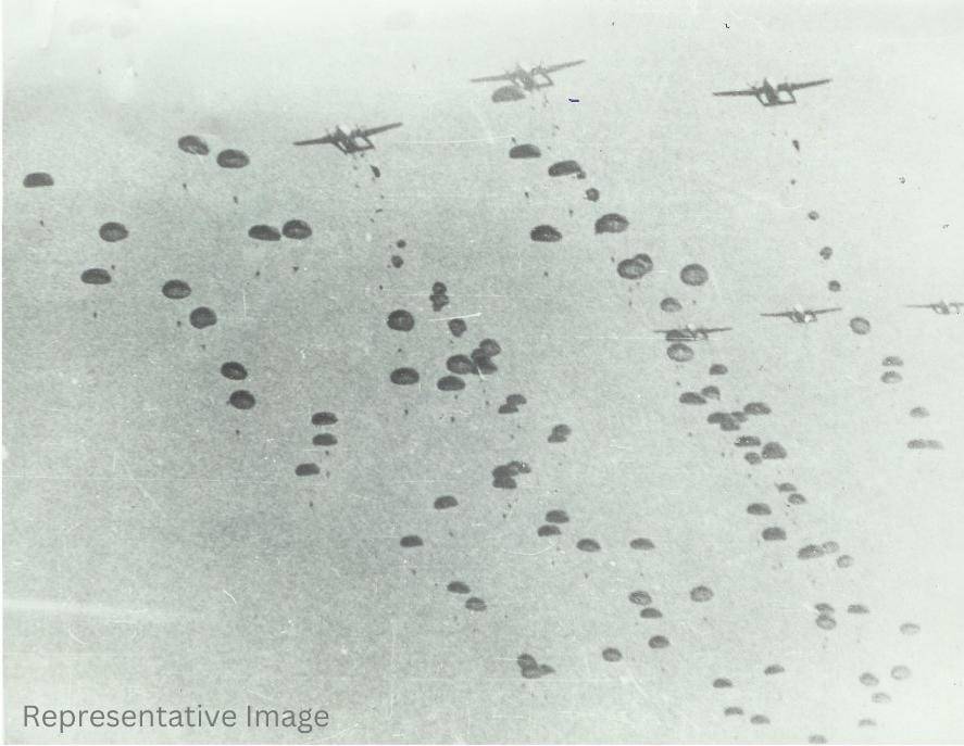 IAF_MCC's tweet photo. With control of the air ensured by IAF fighters, the transport aircraft flew into enemy territory for the insertion of troops by para-drop.

The Tangail operation remains a hallmark of joint-planning &amp; execution, earning it a special place in our military history. 2/2 https://t.co/xY0y1t1Y7g