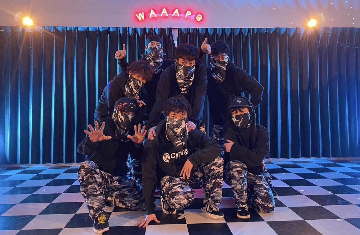 HandkeiOne's tweet photo. 今年も@BBOY_YuTo さん主催の忘年会イベントに殴り込みしてきましてソロバトルでは無事2連覇出来ました🥇
ショーでは皆んなが集まれた日が1日だけという過酷な中、去年と同様本番が1番良い出来でした🙌
@TeaTreeTaka1 今年も誘ってくれてありがとう!お疲れ様💪
#bboy
#breakin
#characterz https://t.co/067MYU28x4