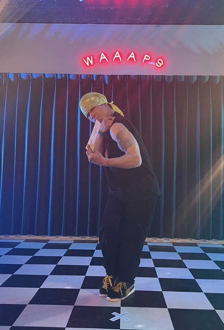 HandkeiOne's tweet photo. 今年も@BBOY_YuTo さん主催の忘年会イベントに殴り込みしてきましてソロバトルでは無事2連覇出来ました🥇
ショーでは皆んなが集まれた日が1日だけという過酷な中、去年と同様本番が1番良い出来でした🙌
@TeaTreeTaka1 今年も誘ってくれてありがとう!お疲れ様💪
#bboy
#breakin
#characterz https://t.co/067MYU28x4