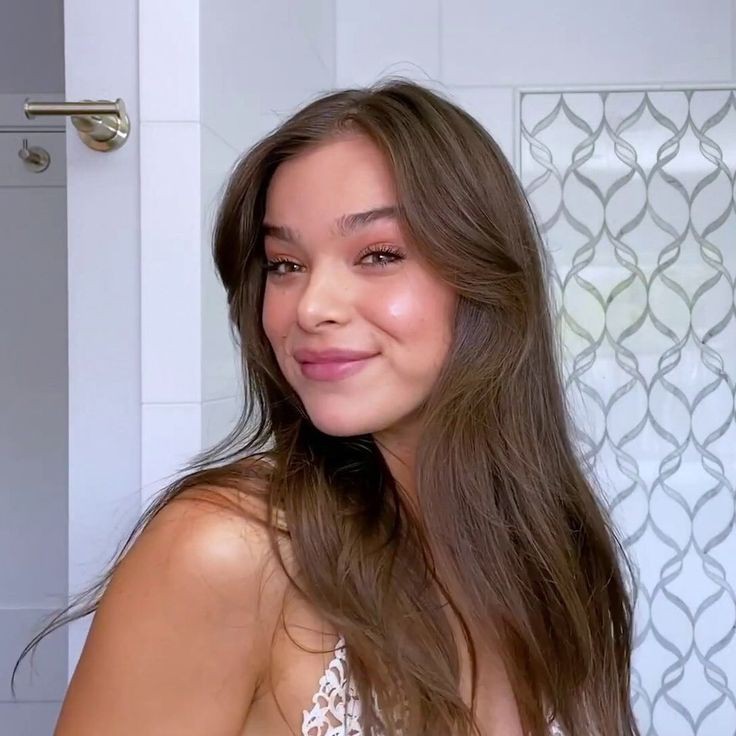 Happy Birthday my love, Hailee Steinfeld <33 