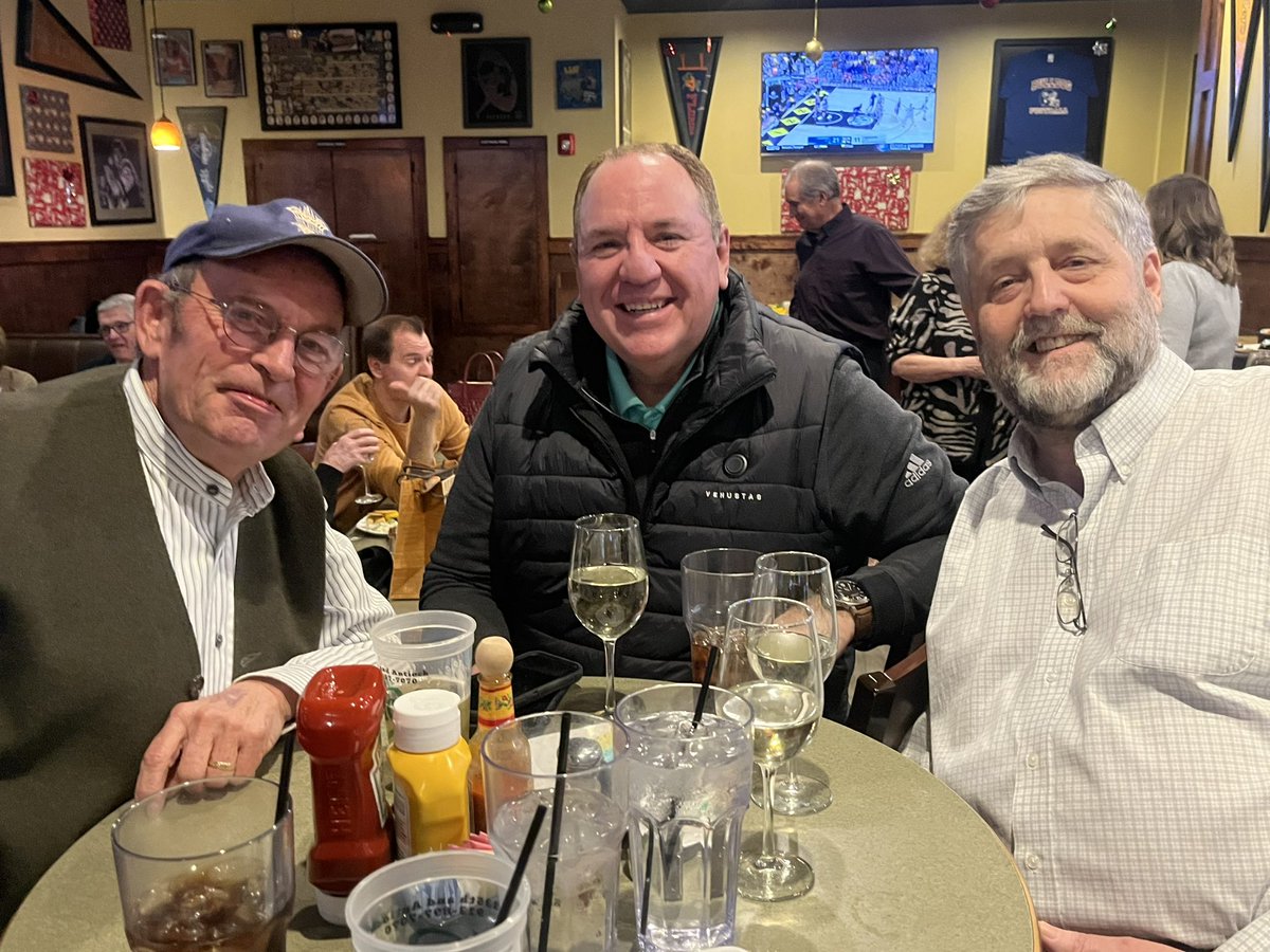 Congratulations <a href="/dhellingkc/">Dave Helling</a> on 45 years of doing it right.   With <a href="/KCMikeMahoney/">Micheal Mahoney</a>  #Legends  (thanks <a href="/RachelHelling/">Rachel Helling</a> for a great evening !) <a href="/RadioDana/">Dana Wright🎙</a> <a href="/KCStar/">The Kansas City Star</a> <a href="/kmbc/">KMBC</a>