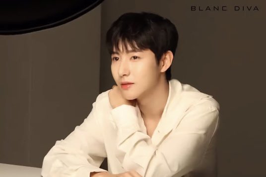 HRJFEED's tweet photo. renjun for blanc diva https://t.co/9XPyH3YbMv