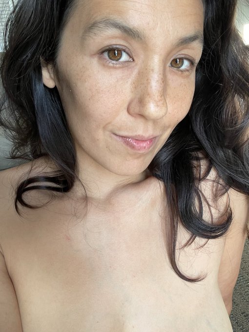 I turn 40 in exactly 6 months! Eeeekkk! 
#olderwomen #cougerlife #freckles #nomakeup #asian #Japanese
