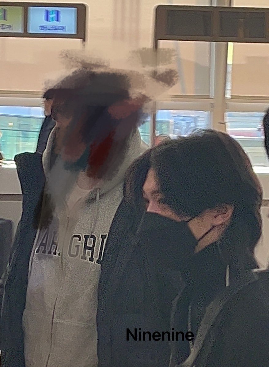 Yumiiib's tweet photo. 20221211

SKZ 인천 출국 #스트레이키즈 https://t.co/XwM0RUtKmG
