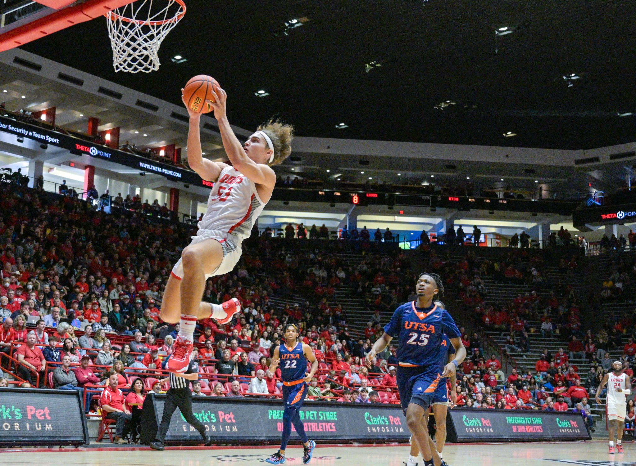 Roberto E. Rosales on Twitter "Jaelen House dominated at point guard