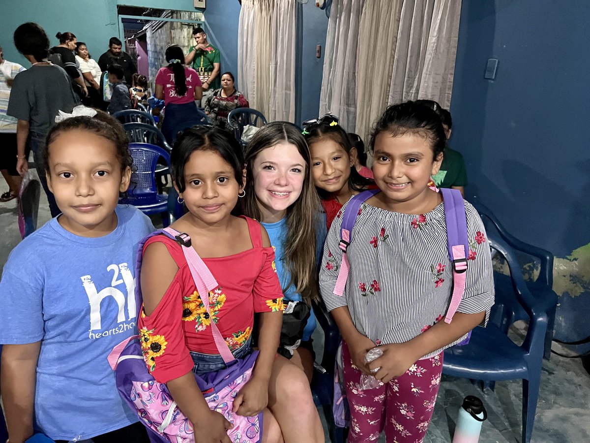 RobGMartinVI's tweet photo. Loving seeing all the familiar faces &amp; sharing the Joy of Christmas with all the ⁦@Hearts2H⁩ kiddos!! #dreamBIGGER #BEYONDtheBaselines #IconMISSION https://t.co/RgNATD9vmv