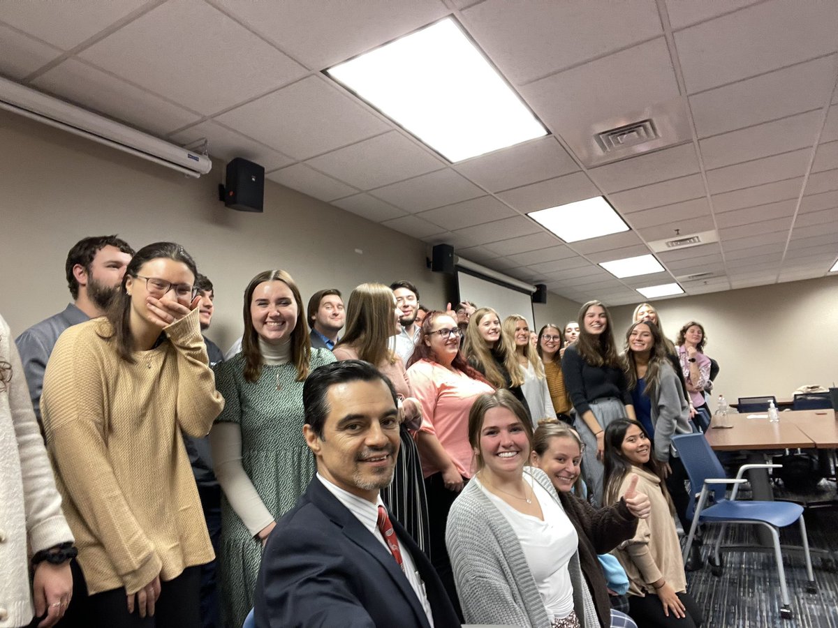 Normal_Oscar's tweet photo. Happy end of semester with my MAT 326 students! @cjculle https://t.co/nycTTdEJu2