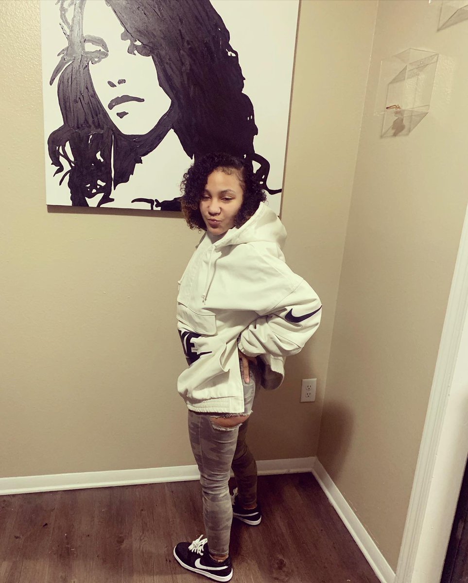 Sweet_Ruthless's tweet photo. It ain’t never a bad time You just NEVER ON TIME 🔥🤷🏻♀️ #Nike #supreme #Aaliyah #Reversepanda #Dunk https://t.co/GpJVnkIINU