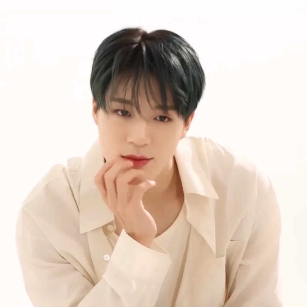 ชอบหรอคะ มองไม่ละลายตาเลย